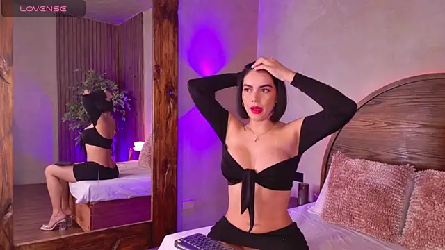 renata black  online show from April 2026 10:44:02 AM