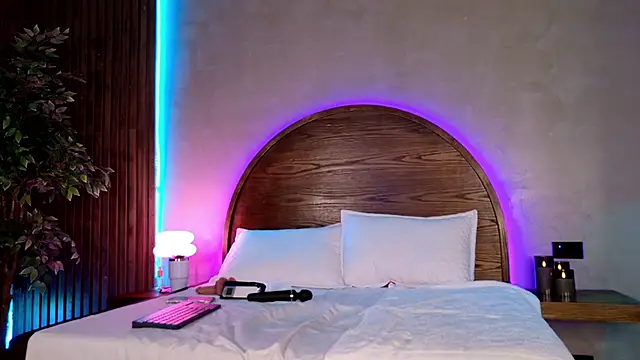 renata black  online show from November 2025 10:18:01 AM