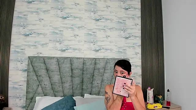 ShanelEvans online show from September 2025 07:03:01 PM
