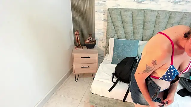ShanelEvans online show from October 2025 06:29:02 PM