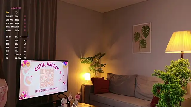 Luna Foxy online show from October 2025 02:18:02 PM