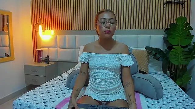 KattyBonnie online show from October 2025 08:41:02 PM