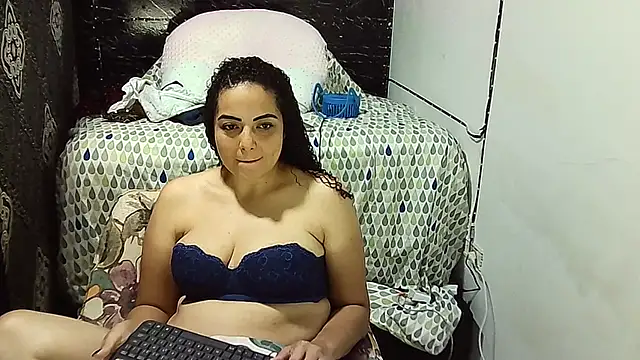 Snapshot of _naughty_milf chatting on October 2025 05:08:02 AM naughty milf online show from October 2025 05:08:02 AM