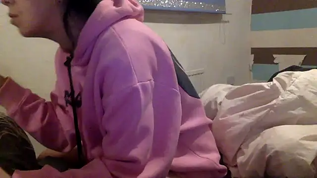 Bellababexox online show from October 2025 06:40:01 PM