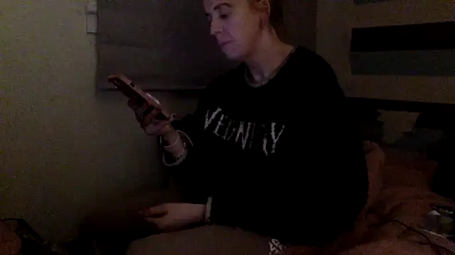 Bellababexox online show from May 2026 11:25:04 PM