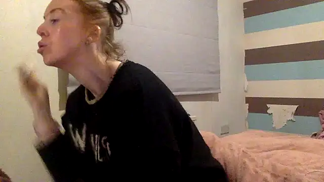 Bellababexox online show from May 2026 01:04:01 AM