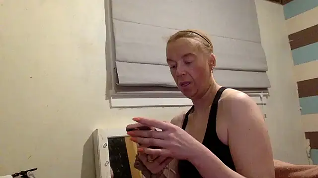 Bellababexox online show from April 2026 06:20:01 AM