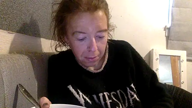 Bellababexox online show from May 2026 04:12:01 PM