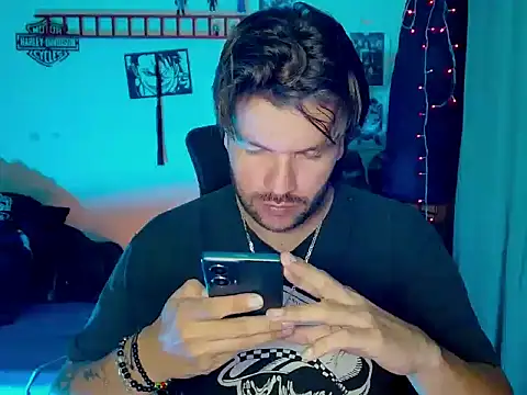 cortelioni massimo  online show from November 2025 02:25:01 AM