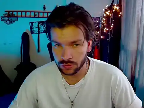 cortelioni massimo  online show from November 2025 08:01:01 PM