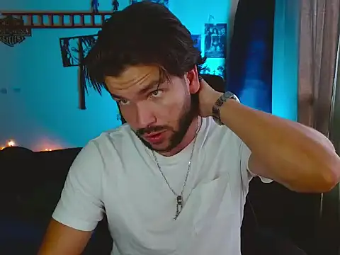 cortelioni massimo  online show from October 2025 08:31:02 PM