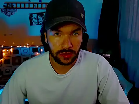 Snapshot of cortelioni_massimo_ chatting on February 2026 08:39:01 PM cortelioni massimo online show from February 2026 08:39:01 PM