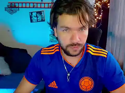 Snapshot of cortelioni_massimo_ chatting on January 2026 05:39:01 PM cortelioni massimo online show from January 2026 05:39:01 PM