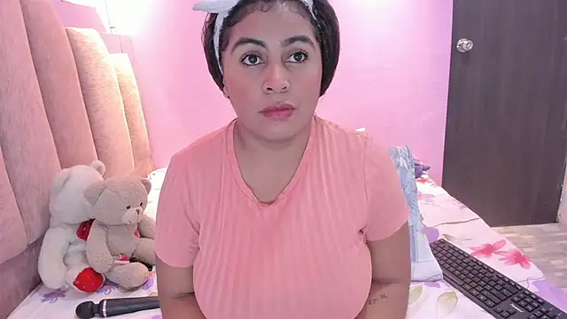 AndreaSweet2 online show from October 2025 07:48:01 PM