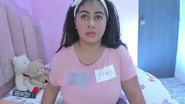 AndreaSweet2 online show from September 2025 08:31:01 PM
