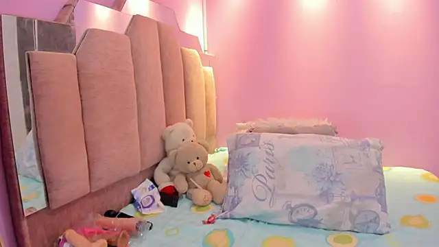 AndreaSweet2 online show from December 2025 07:59:01 PM