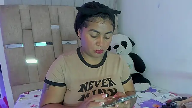 AndreaSweet2 online show from December 2025 07:46:01 PM