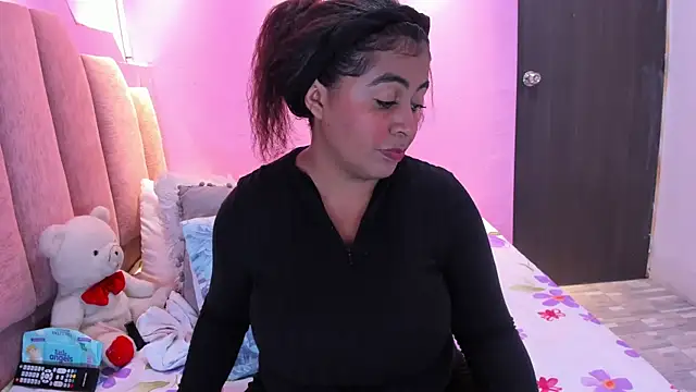 AndreaSweet2 online show from November 2025 08:01:02 PM