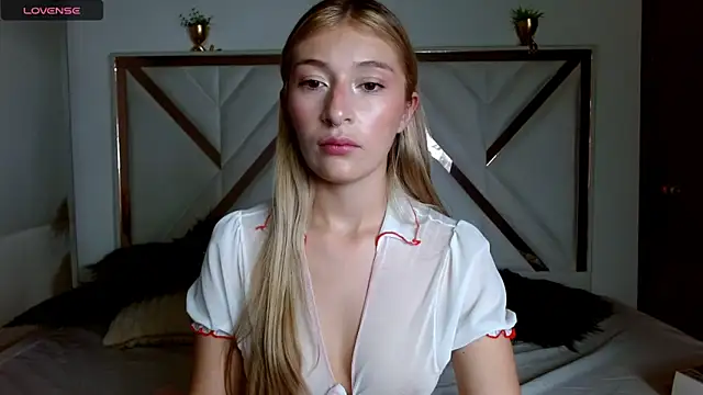 SophiaaLee online show from September 2025 10:41:02 PM