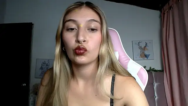 SophiaaLee online show from April 2026 12:12:02 AM