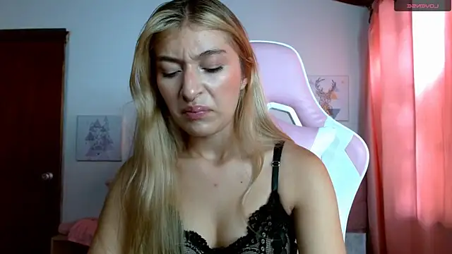 SophiaaLee online show from October 2025 04:08:02 PM