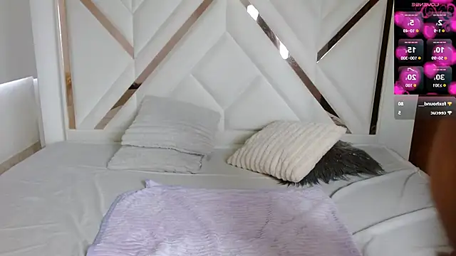 SophiaaLee online show from October 2025 08:43:01 PM