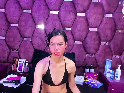 Nanis James online show from March 2026 03:15:02 AM