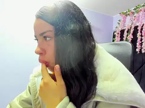 Nanis James online show from February 2026 02:31:02 AM