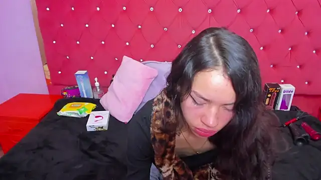 Nanis James online show from April 2026 03:21:02 AM