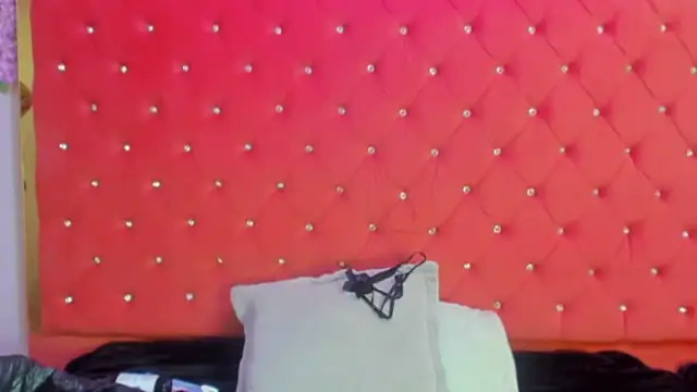 Nanis James online show from April 2026 02:35:01 AM