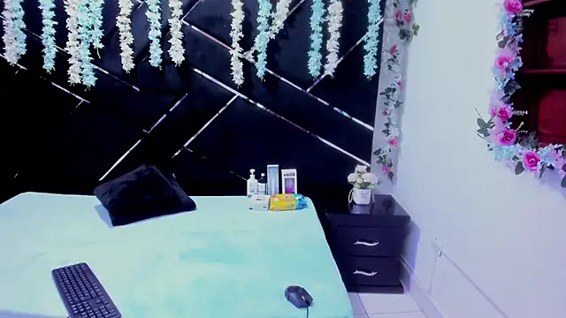 Nanis James online show from February 2026 03:17:01 AM