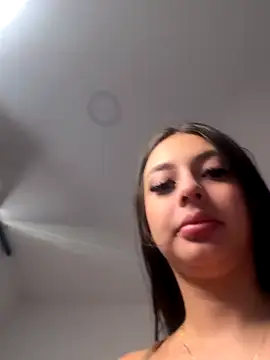 Snapshot of Mavii_ chatting on October 2025 03:46:02 PM Mavii online show from October 2025 03:46:02 PM