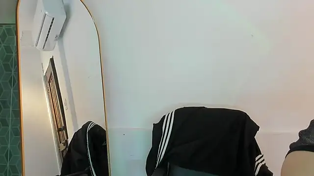 Lily666  online show from October 2025 07:04:02 PM