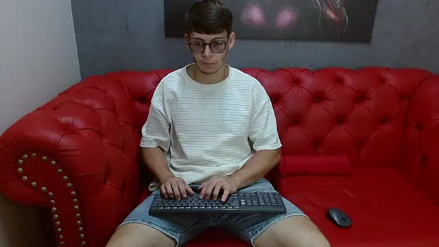 Stuart White online show from October 2025 02:19:02 PM