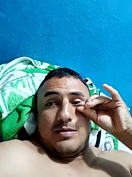 Geral Yeraldyn09 online show from November 2025 11:19:02 PM