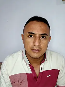 Geral Yeraldyn09 online show from September 2025 01:19:01 AM