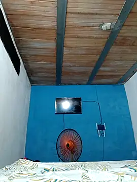 Geral Yeraldyn09 online show from November 2025 10:15:02 AM