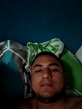Geral Yeraldyn09 online show from September 2025 11:33:02 PM