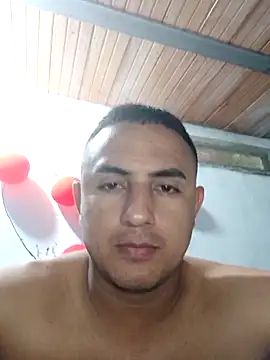 Geral Yeraldyn09 online show from September 2025 07:50:01 PM
