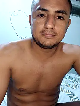 Geral Yeraldyn09 online show from October 2025 12:55:02 AM