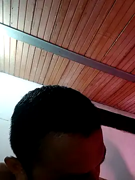 Geral Yeraldyn09 online show from November 2025 11:58:02 AM