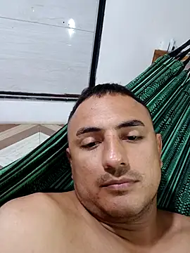 Geral Yeraldyn09 online show from October 2025 01:40:01 AM