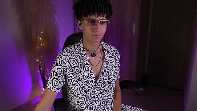 Afro god  online show from May 2026 03:01:02 AM