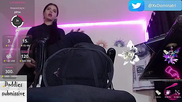 Snapshot of XDominatriX chatting on October 2025 08:20:01 PM XDominatriX online show from October 2025 08:20:01 PM