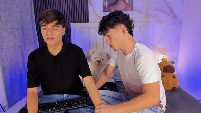 Snapshot of sweet_petter chatting on September 2025 12:22:02 PM sweet petter online show from September 2025 12:22:02 PM