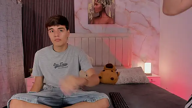 Snapshot of sweet_petter chatting on November 2025 12:30:01 PM sweet petter online show from November 2025 12:30:01 PM