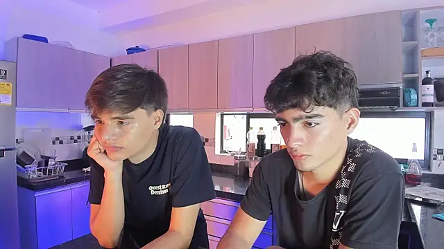 Snapshot of sweet_petter chatting on September 2025 12:55:01 PM sweet petter online show from September 2025 12:55:01 PM