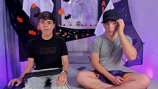 Snapshot of sweet_petter chatting on October 2025 12:40:02 PM sweet petter online show from October 2025 12:40:02 PM