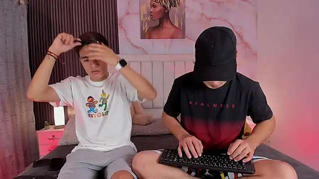 Snapshot of sweet_petter chatting on October 2025 12:35:02 PM sweet petter online show from October 2025 12:35:02 PM