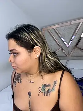 ashley-swift- online show from November 2025 09:21:02 AM